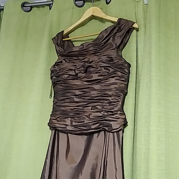 JS COLLECTIONS LONG BROWN SATIN FORMAL DRESS SIZE 10 - Picture 8 of 16